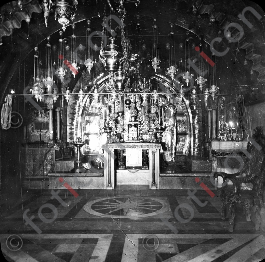 Altar in der Grabeskirche | Altar in the Church of the Holy Sepulchre - Foto foticon-simon-129-031-sw.jpg | foticon.de - Bilddatenbank für Motive aus Geschichte und Kultur